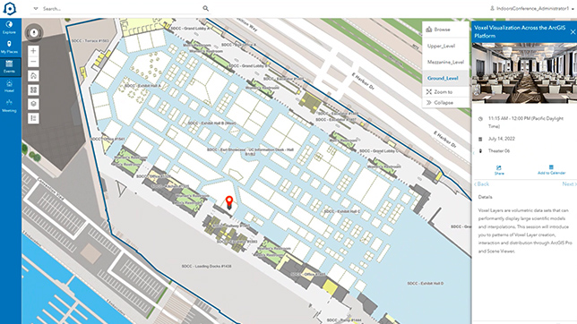 Mapa interno de um centro de convenções no ArcGIS Indoors Viewer próximo a uma janela pop-up de um espaço de reunião e texto