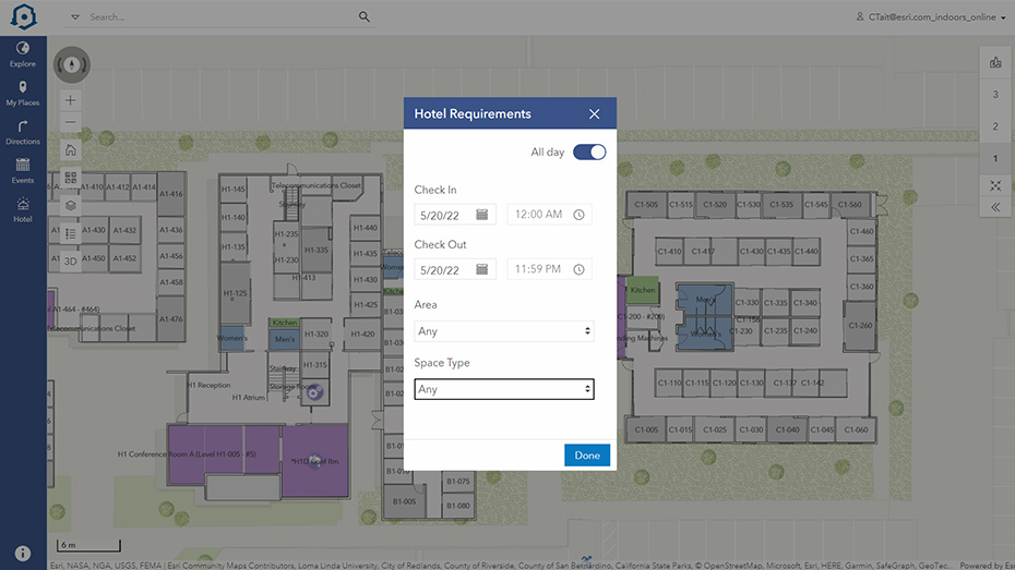 Um mapa interno de um prédio com escritórios designados em quadrados e uma janela pop-up com texto que diz os requisitos do hotel 